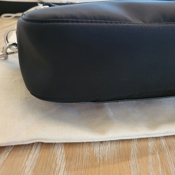 Valentino Garavani VLogo crossbody bag nylon and leather - Picture 9 of 12